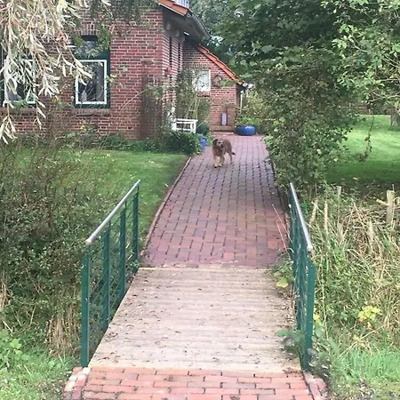 Διαμέρισμα Lovely With Garden