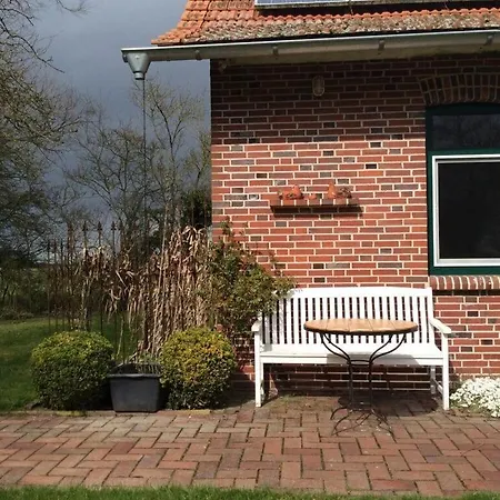 Lovely With Garden Διαμέρισμα